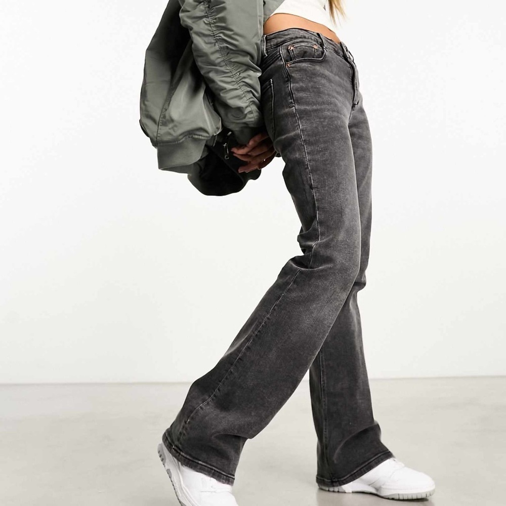 Stradivarius straight bootcut jeans in black wash